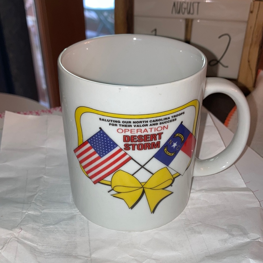 1991 Desert Storm mug. Great condition
